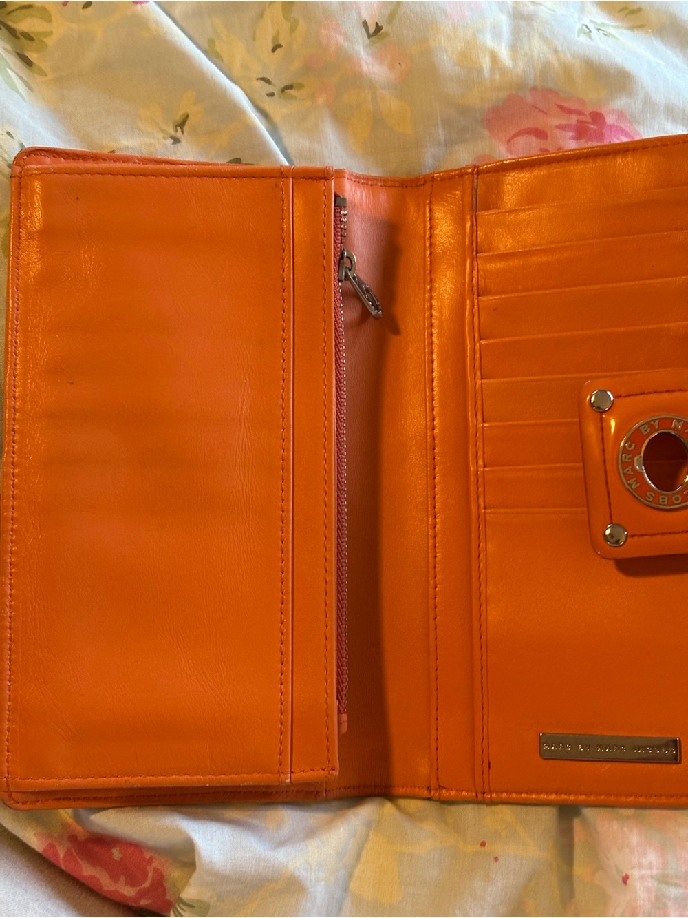 Marc Jacobs Orange Patent Leather Turnlock Envelope Slim Wallet - Picture 6 of 7